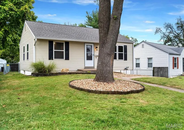 Photo 4 of Single family home for sale at 9809 Lullaby Ln, Saint Louis, MO 63114 | MLS# MIS26061186 | Listing updated on 2026-09-28