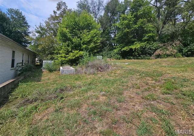 Photo 3 of Single family home for sale at 501 Nebraska St, Louisiana, MO 63353 | MLS# MIS26061192 | Listing updated on 2026-09-30