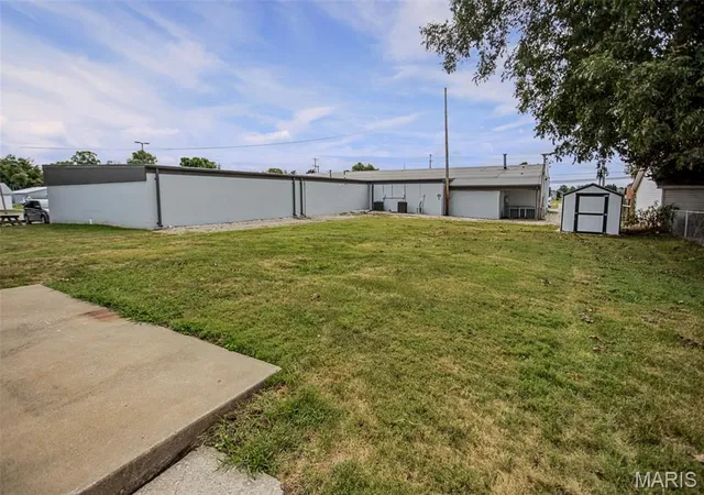Photo 37 of Single family home for sale at 906 W Exchange St, Jerseyville, IL 62052 | MLS# MIS26061193 | Listing updated on 2026-10-27