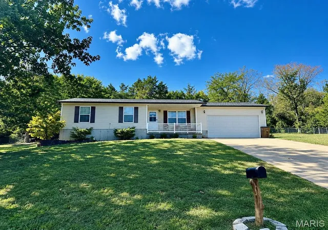 Photo 1 of Sale Pending at 25 Choiceland Ct, Union, MO 63084 | MLS# MIS26061195 | Listing updated on 2026-10-07