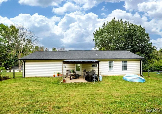 Photo 3 of Sale Pending at 25 Choiceland Ct, Union, MO 63084 | MLS# MIS26061195 | Listing updated on 2026-10-07