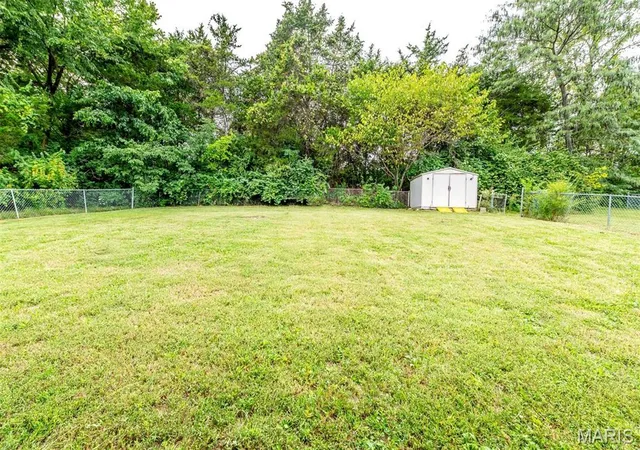 Photo 3 of Sale Pending at 25 Choiceland Ct, Union, MO 63084 | MLS# MIS26061195 | Listing updated on 2026-10-07