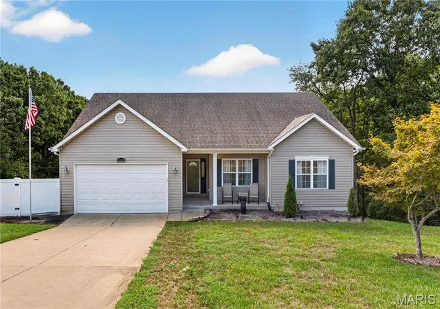 Photo 2 of Single family home for sale at 4804 W Rock Crk Rd, High Ridge, MO 63049 | MLS# MIS26061204 | Listing updated on 2026-09-28