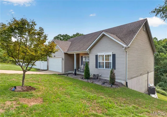 Photo 4 of Single family home for sale at 4804 W Rock Crk Rd, High Ridge, MO 63049 | MLS# MIS26061204 | Listing updated on 2026-09-28