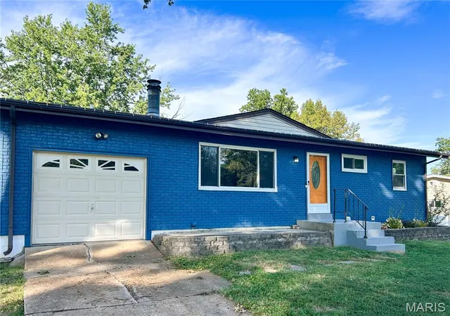 Single family home for sale at 155 Martigney Dr, Saint Louis, MO 63129 | MLS# MIS26061217