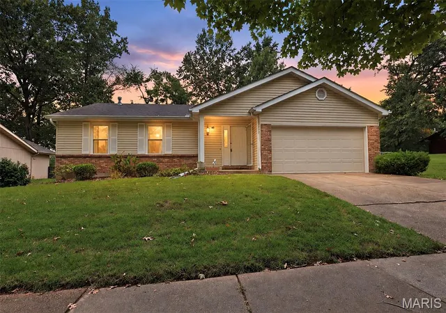 Single family home for sale at 6501 Suson Oaks Dr, Saint Louis, MO 63128 | MLS# MIS26061219