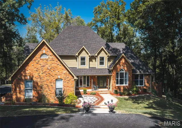 Photo 3 of Single family home for sale at 4101 Stoneledge, Godfrey, IL 62035 | MLS# MIS26061220 | Listing updated on 2026-10-07