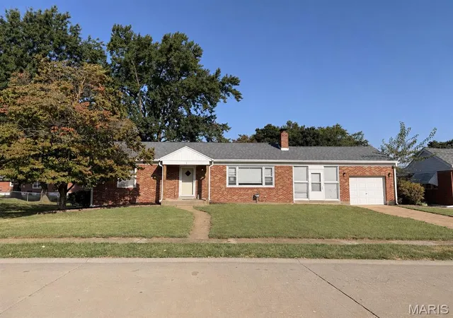 Photo 1 of Single family home for sale at 3 Locust Dr, Florissant, MO 63031 | MLS# MIS26061222 | Listing updated on 2026-09-26