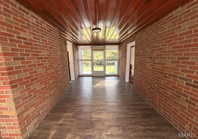 Photo 3 of Single family home for sale at 3 Locust Dr, Florissant, MO 63031 | MLS# MIS26061222 | Listing updated on 2026-09-26