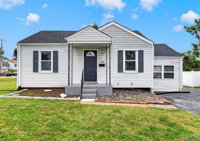Photo 3 of Single family home for sale at 3166 O Hare Dr, Saint Ann, MO 63074 | MLS# MIS26061223 | Listing updated on 2026-09-28