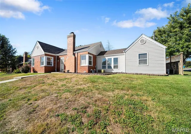 Photo 4 of Single family home for sale at 9305 Aster Ave, Saint Louis, MO 63123 | MLS# MIS26061224 | Listing updated on 2026-10-06