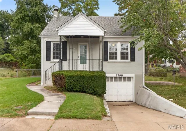 Photo 1 of Single family home for sale at 3708 Killarney Ct, Saint Louis, MO 63114 | MLS# MIS26061227 | Listing updated on 2026-09-28