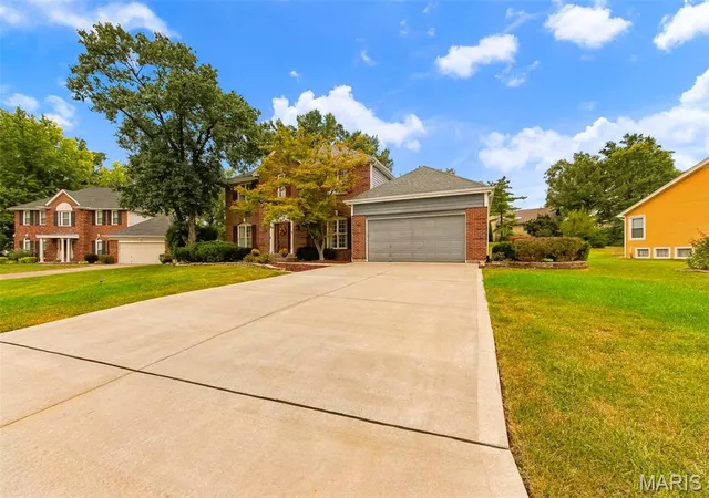 Photo 3 of Single family home for sale at 11 Silver Leaf Ct, Lake Saint Louis, MO 63367 | MLS# MIS26061232 | Listing updated on 2026-09-25