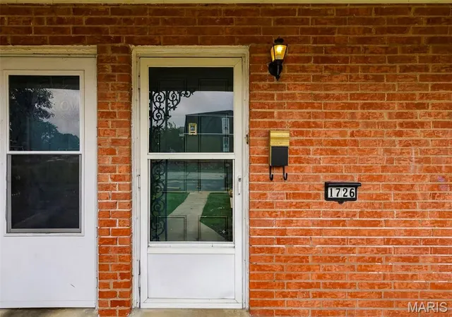 Photo 4 of Condo for sale at 1726 Mayenne Ct, Saint Louis, MO 63125 | MLS# MIS26061234 | Listing updated on 2026-09-23