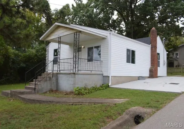 Photo 1 of Single family home for sale at 1019 Vine St, Festus, MO 63028 | MLS# MIS26061236 | Listing updated on 2026-10-02
