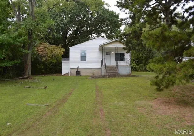 Photo 2 of Single family home for sale at 1019 Vine St, Festus, MO 63028 | MLS# MIS26061236 | Listing updated on 2026-10-02