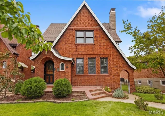 Photo 1 of Sale Pending at 5461 Goethe Ave, Saint Louis, MO 63109 | MLS# MIS26061237 | Listing updated on 2026-10-03