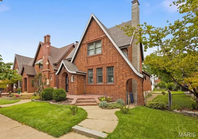Photo 2 of Sale Pending at 5461 Goethe Ave, Saint Louis, MO 63109 | MLS# MIS26061237 | Listing updated on 2026-10-03