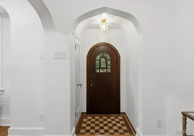 Photo 3 of Sale Pending at 5461 Goethe Ave, Saint Louis, MO 63109 | MLS# MIS26061237 | Listing updated on 2026-10-03