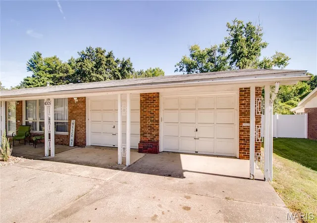 Photo 3 of Single family home for sale at 4305 Briarcliff Dr, Alton, IL 62002 | MLS# MIS26061240 | Listing updated on 2026-10-05