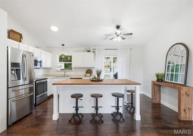 Photo 4 of Single family home for sale at 1017 Cross Crk Dr, Imperial, MO 63052 | MLS# MIS26061242 | Listing updated on 2026-10-26