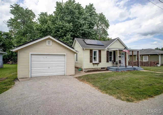 Single family home for sale at 709 1st Street, Jerseyville, IL 62052 | MLS# MIS26061244
