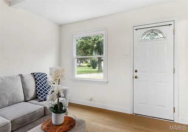 Photo 4 of Sale Pending at 1355 Fairmount Ct, Saint Louis, MO 63139 | MLS# MIS26061247 | Listing updated on 2026-09-28