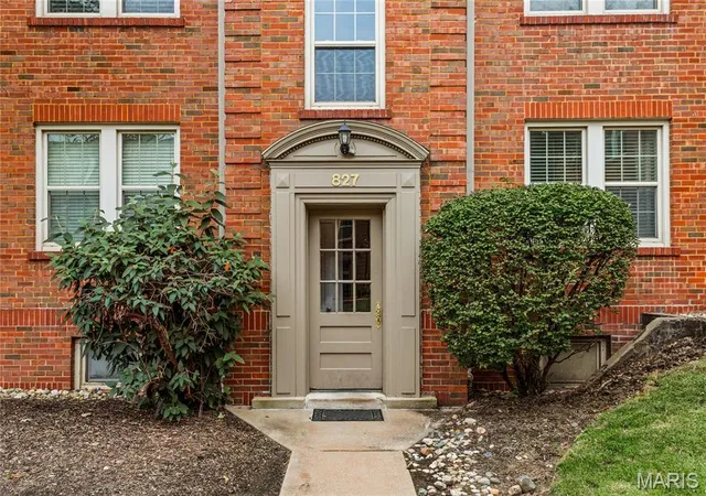 Photo 4 of Condo for sale at 827 Westwood Dr #3E, Saint Louis, MO 63105 | MLS# MIS26061252 | Listing updated on 2026-09-28