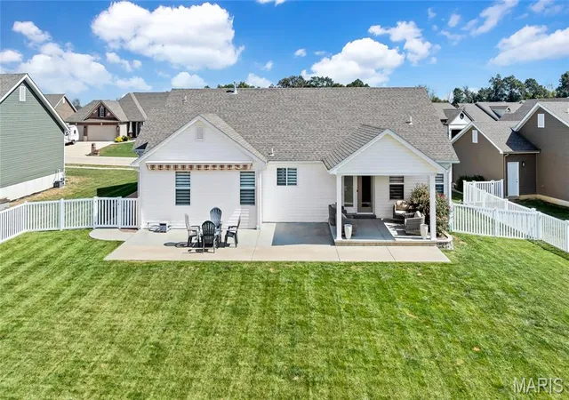 Photo 3 of Single family home for sale at 713 Galveston Ct, Moscow Mills, MO 63362 | MLS# MIS26061256 | Listing updated on 2026-10-06
