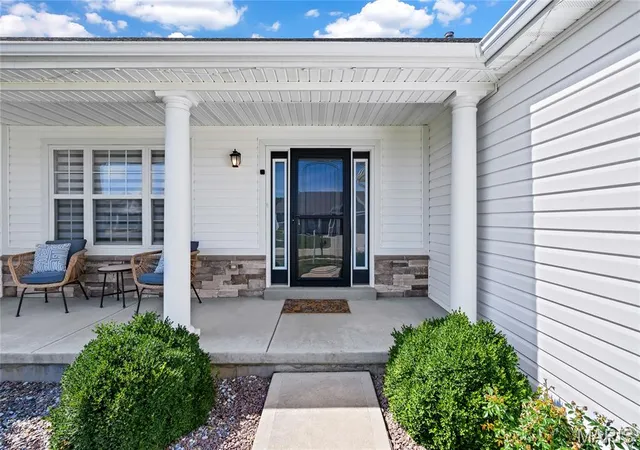 Photo 3 of Single family home for sale at 713 Galveston Ct, Moscow Mills, MO 63362 | MLS# MIS26061256 | Listing updated on 2026-10-06