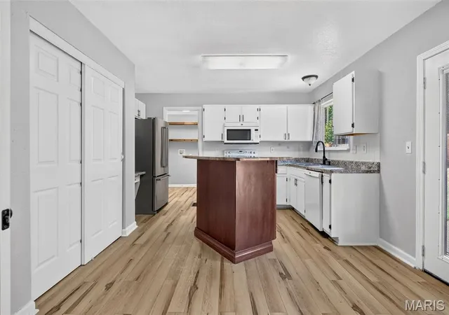 Photo 3 of Single family home for sale at 129 Royallbrook Ln, O Fallon, MO 63368 | MLS# MIS26061259 | Listing updated on 2026-09-25