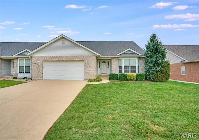 Photo 1 of Sale Pending at 704 Ridge Rd, Waterloo, IL 62298 | MLS# MIS26061263 | Listing updated on 2026-09-30