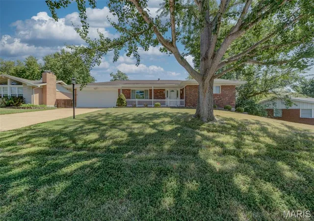 Photo 1 of Single family home for sale at 4808 Towne S Rd, Saint Louis, MO 63128 | MLS# MIS26061264 | Listing updated on 2026-09-23