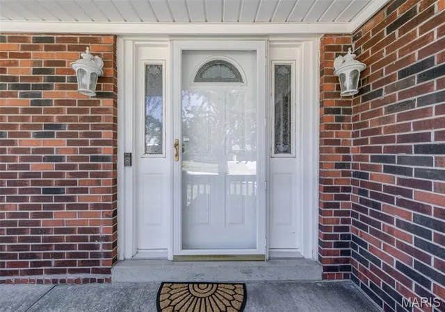 Photo 4 of Single family home for sale at 4808 Towne S Rd, Saint Louis, MO 63128 | MLS# MIS26061264 | Listing updated on 2026-09-23