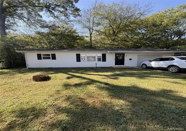 Photo 1 of Single family home for sale at 905 Maple St, Doniphan, MO 63935 | MLS# MIS26061267 | Listing updated on 2026-09-23