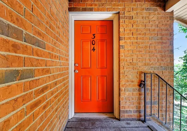 Photo 3 of Condo for sale at 2020 Greenglen Dr, Saint Louis, MO 63122 | MLS# MIS26061268 | Listing updated on 2026-10-02