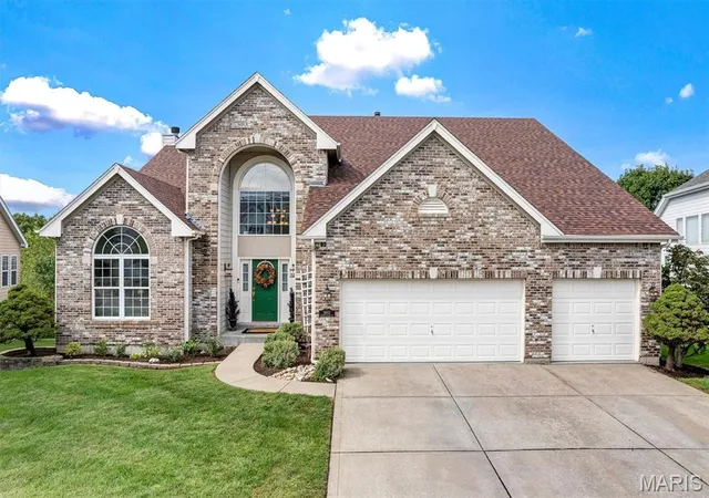 Photo 2 of Single family home for sale at 16652 Benton Taylor Dr, Chesterfield, MO 63005 | MLS# MIS26061277 | Listing updated on 2026-10-04