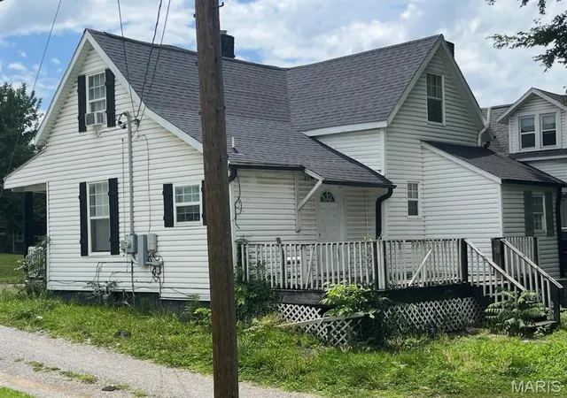 Photo 2 of Single family home for sale at 918 William St, Cape Girardeau, MO 63703 | MLS# MIS26061282 | Listing updated on 2026-09-30
