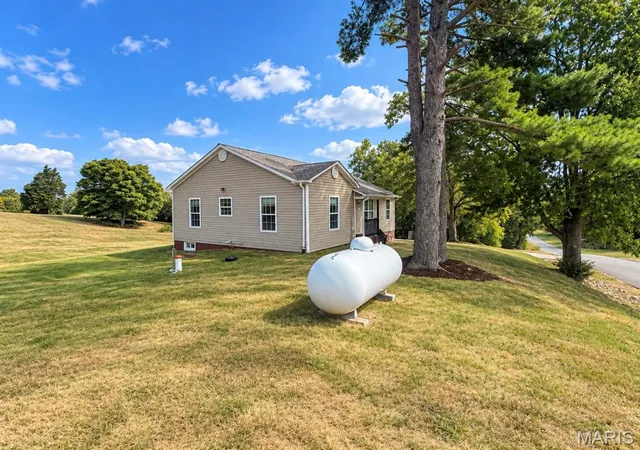 Photo 3 of Single family home for sale at 1382 Pcr 500, Perryville, MO 63775 | MLS# MIS26061286 | Listing updated on 2026-09-30