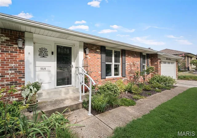 Photo 1 of Single family home for sale at 5535 Seagrave Ct, Saint Louis, MO 63129 | MLS# MIS26061299 | Listing updated on 2026-09-22