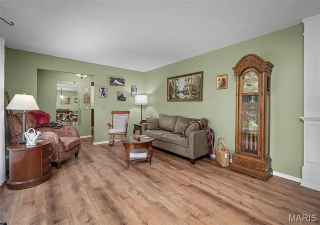 Photo 4 of Single family home for sale at 5535 Seagrave Ct, Saint Louis, MO 63129 | MLS# MIS26061299 | Listing updated on 2026-09-22