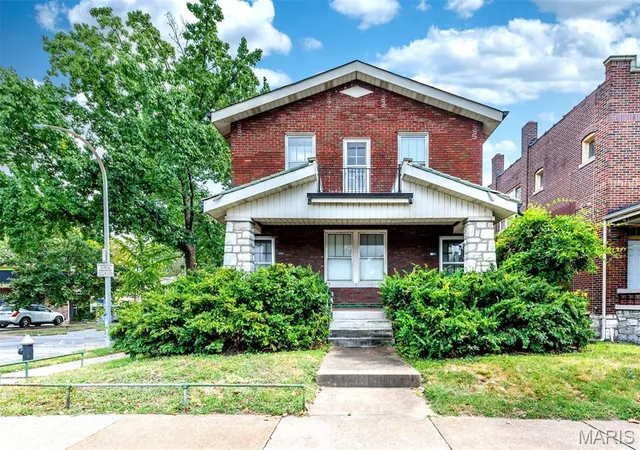 Photo 2 of Sale Pending at 5500 S Grand Blvd, Saint Louis, MO 63111 | MLS# MIS26061303 | Listing updated on 2026-10-03