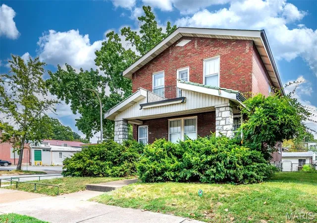 Photo 2 of Sale Pending at 5500 S Grand Blvd, Saint Louis, MO 63111 | MLS# MIS26061303 | Listing updated on 2026-10-03