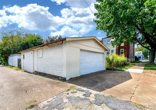 Photo 32 of Sale Pending at 5500 S Grand Blvd, Saint Louis, MO 63111 | MLS# MIS26061303 | Listing updated on 2026-10-03