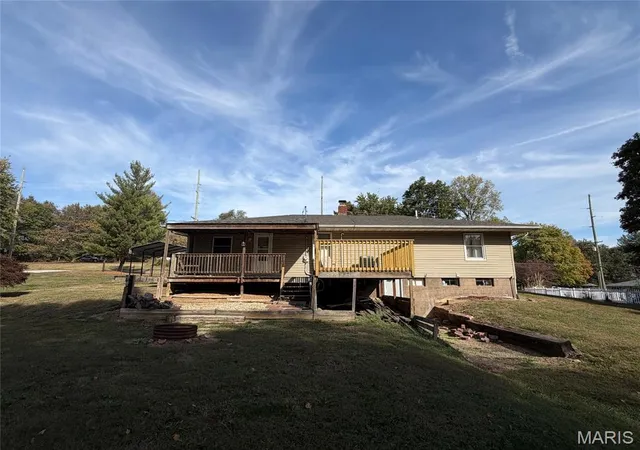 Photo 2 of Sale Pending at 702 E 1700 Avenue, Vandalia, IL 62471 | MLS# MIS26061305 | Listing updated on 2026-10-28