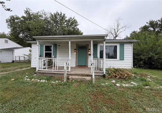 Photo 1 of Single family home for sale at 907 Fairground St, Mexico, MO 65265 | MLS# MIS26061315 | Listing updated on 2026-09-22