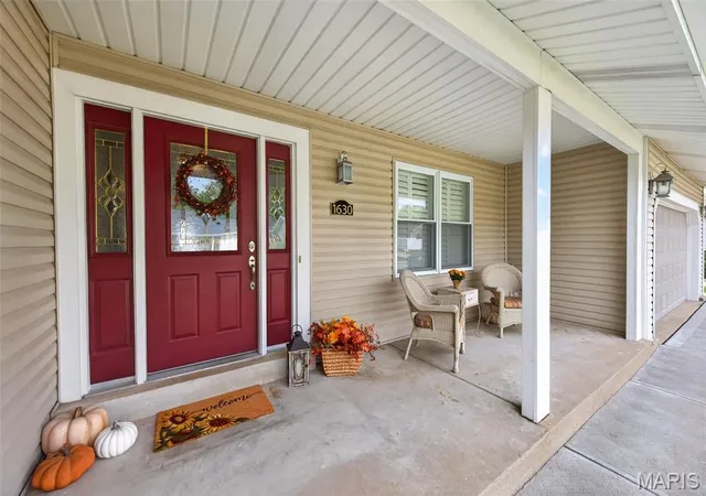 Photo 3 of Single family home for sale at 1630 Sundowner Dr, Saint Charles, MO 63303 | MLS# MIS26061318 | Listing updated on 2026-10-02