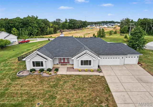Photo 2 of Single family home for sale at 10803 Mahogany Dr, Foristell, MO 63348 | MLS# MIS26061322 | Listing updated on 2026-10-05