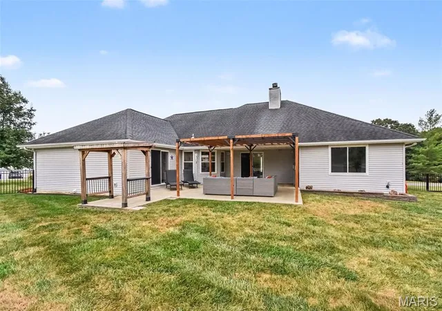 Photo 4 of Single family home for sale at 10803 Mahogany Dr, Foristell, MO 63348 | MLS# MIS26061322 | Listing updated on 2026-10-05