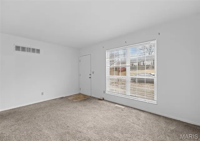 Photo 3 of Sale Pending at 3555 High Dr, Saint Ann, MO 63074 | MLS# MIS26061323 | Listing updated on 2026-09-28